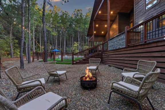 Special | Heated Pool • Hot Tub • Pets • Fire Pit