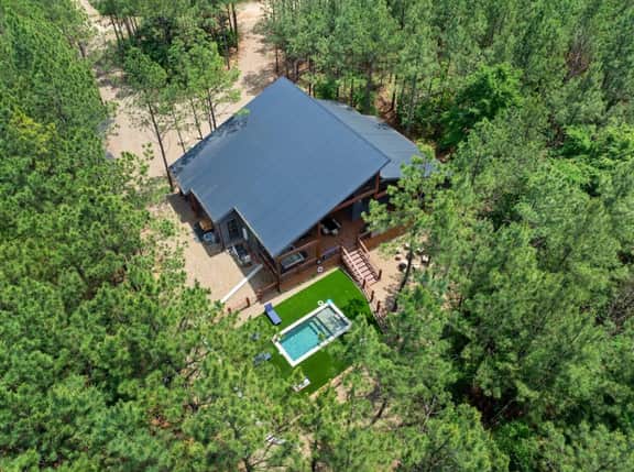 Special | Heated Pool • Hot Tub • Pets • Fire Pit