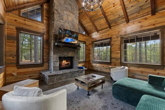HotTub • Fireplace • Pet‑Friendly • Sauna w King