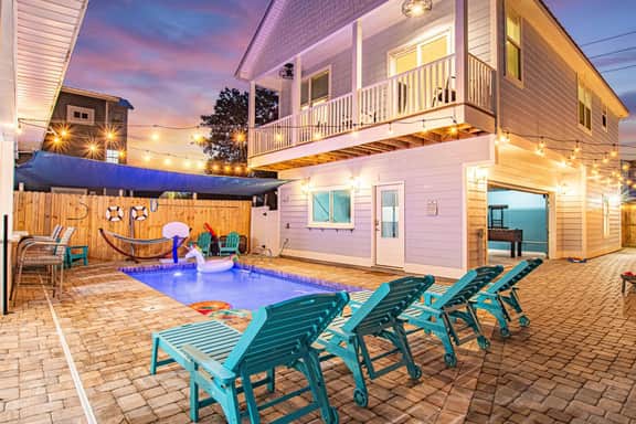 Special Heated Pool • GameRoom Beach Movie Theatre
